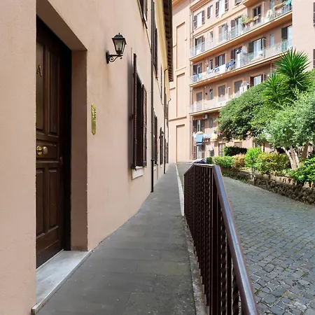 Domus Fornaci 4* Рим